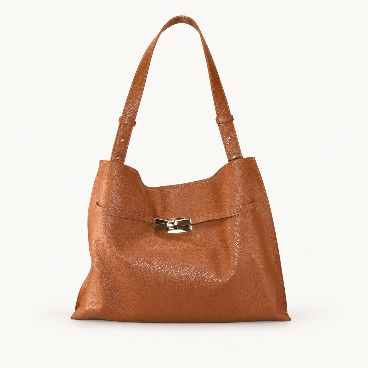 Leather Hobo Bag op zachte neutrale achtergrond