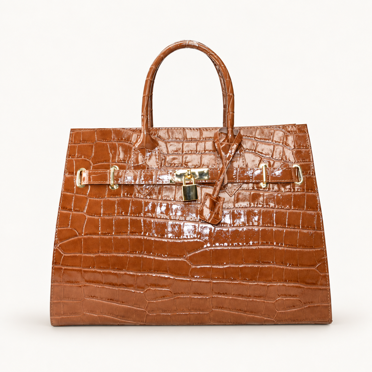Embossed Leather Handbag op zachte neutrale achtergrond