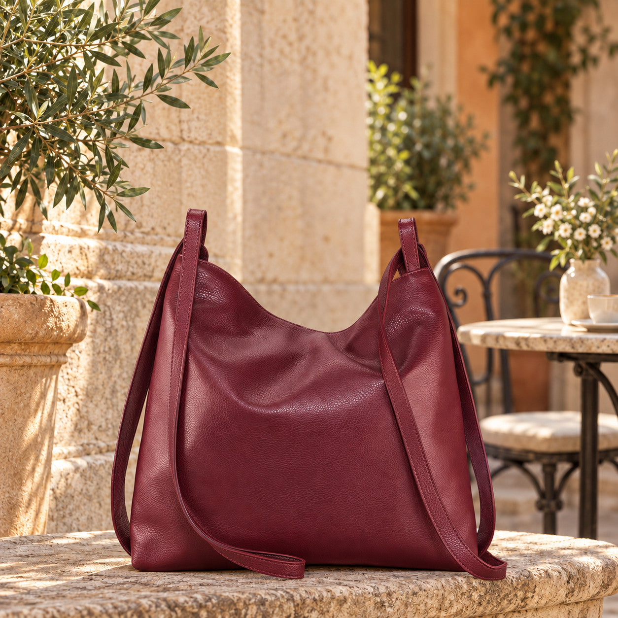 Convertible Leather Backpack in 
bordeaux, sfeerbeeld
