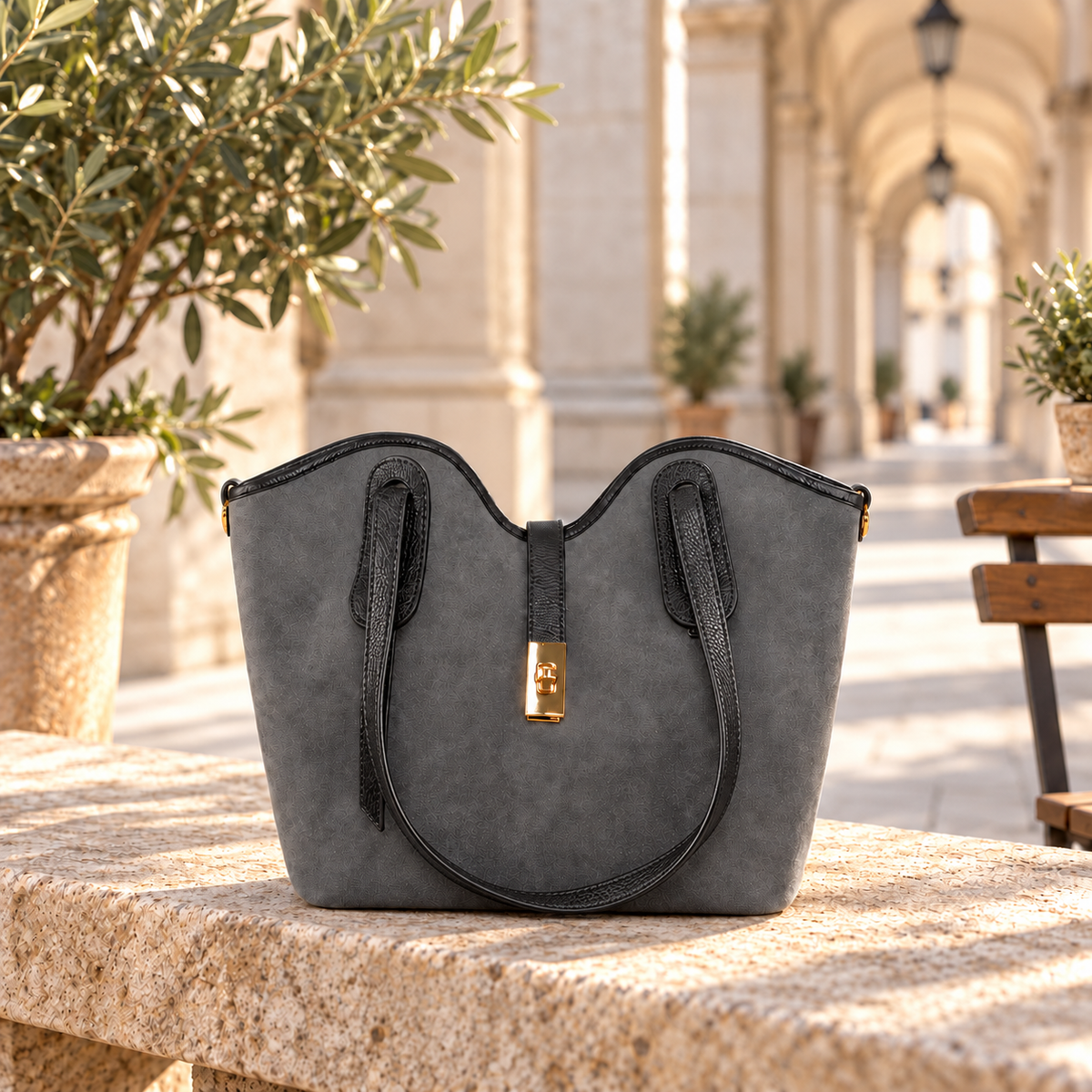Suede Rounded Shoulder Bag TM35838 – lifestyle sfeer – natuurlijke draagwijze