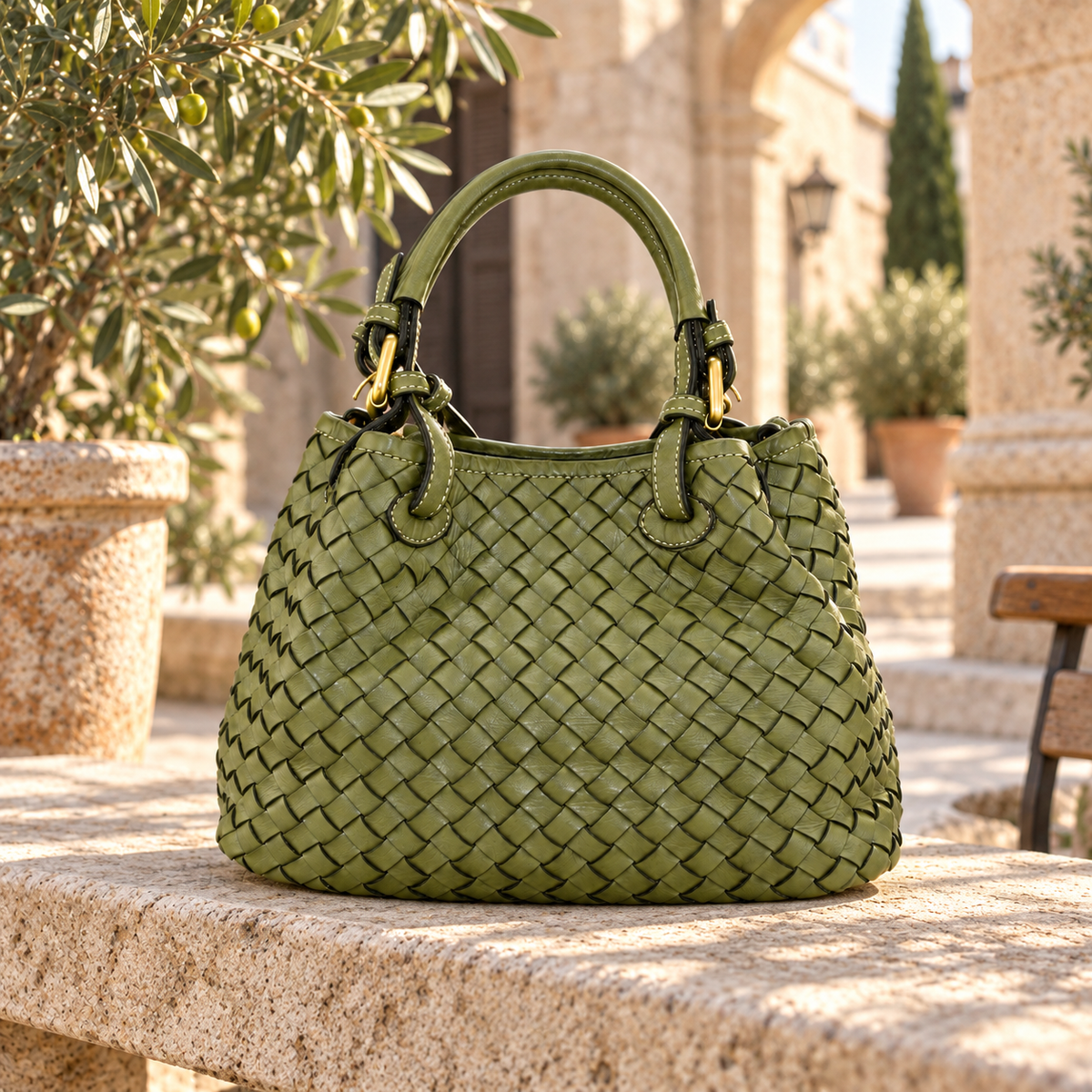 Vintage Leather Crossbody Bag ZI52857 – lifestyle sfeer – natuurlijke draagwijze