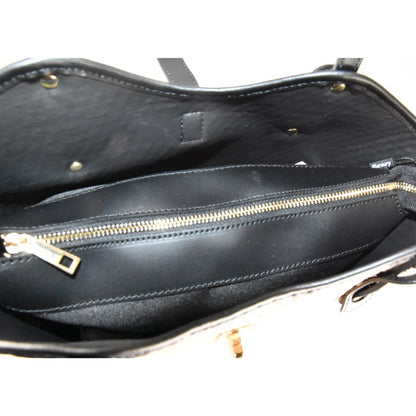 Leather hand bag with shoulder strap