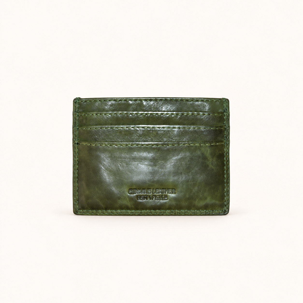 Leather Cardholder Wallet op zachte neutrale achtergrond