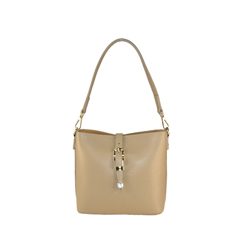 Woman leather shoulder bag
